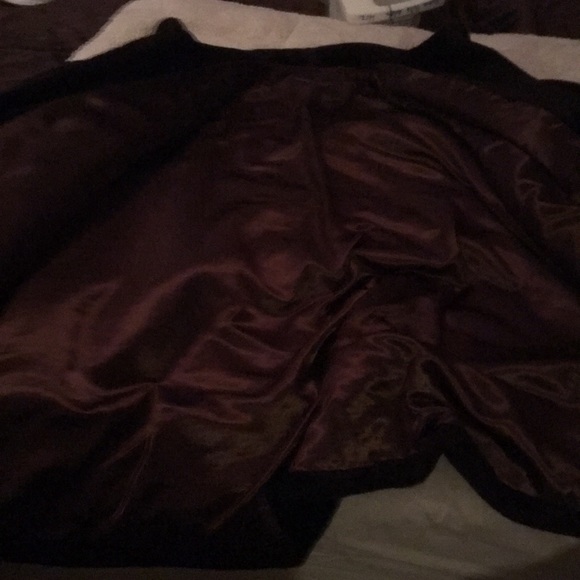 Fur coat size is unknown possible XL or larger - Picture 3 of 4